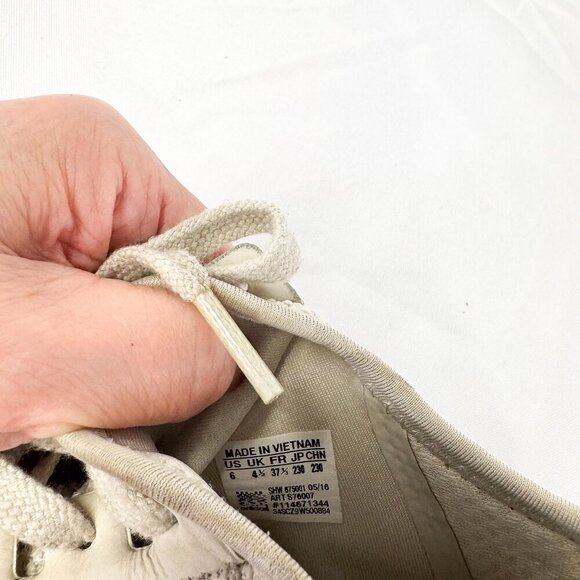 WOMENS ADIDAS NMD SNEAKER SHOE SIZE 6 - Picture 6 of 9